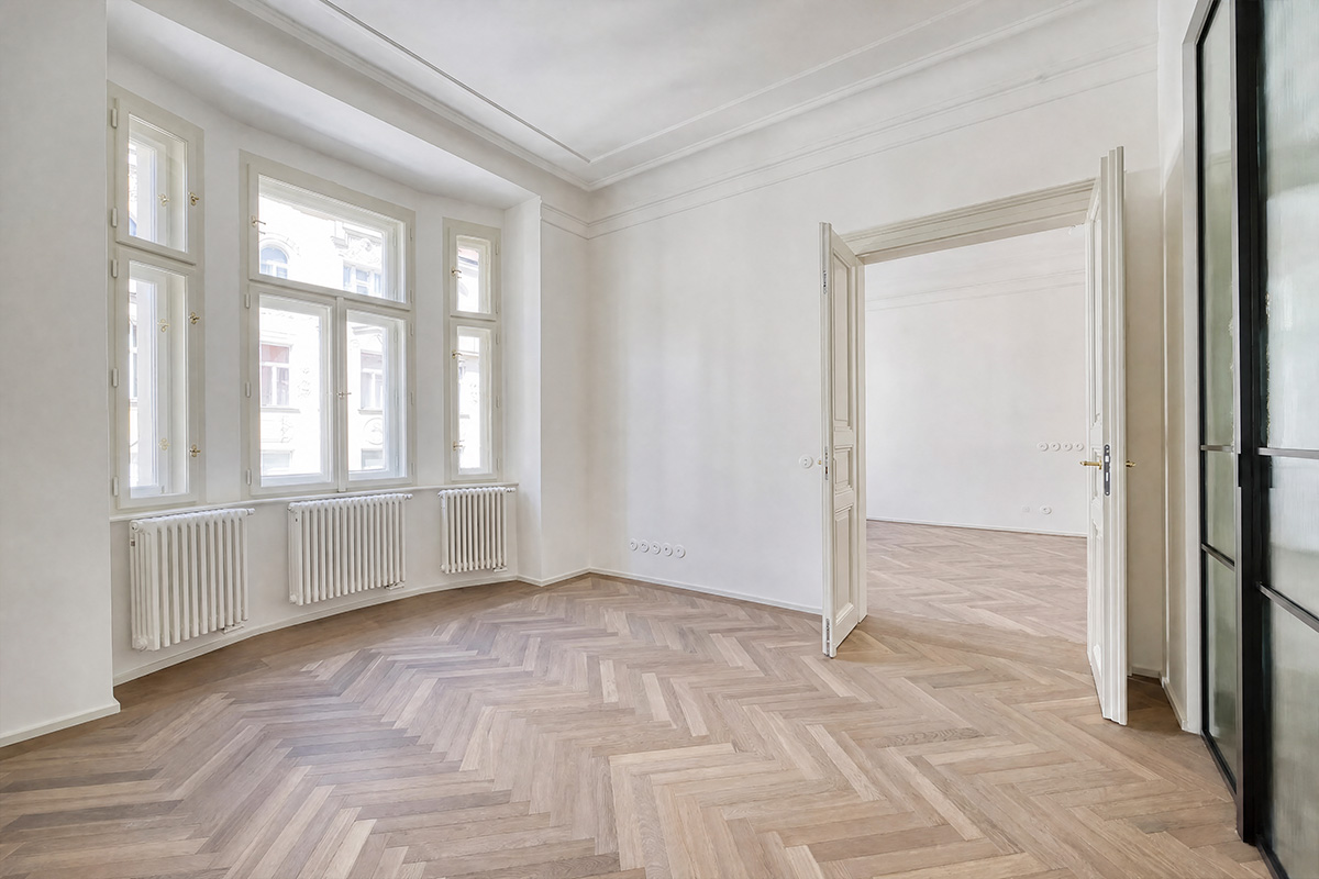 Before — empty unfurnished room